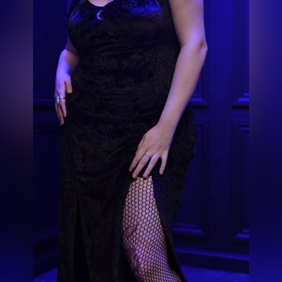 Torrid Nightfall Black Velvet Burnout Embossed Double Slit Maxi Skirt, Lg, NWT! - Picture 13 of 16